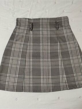 Plaid Mini Skirt in Gray and White